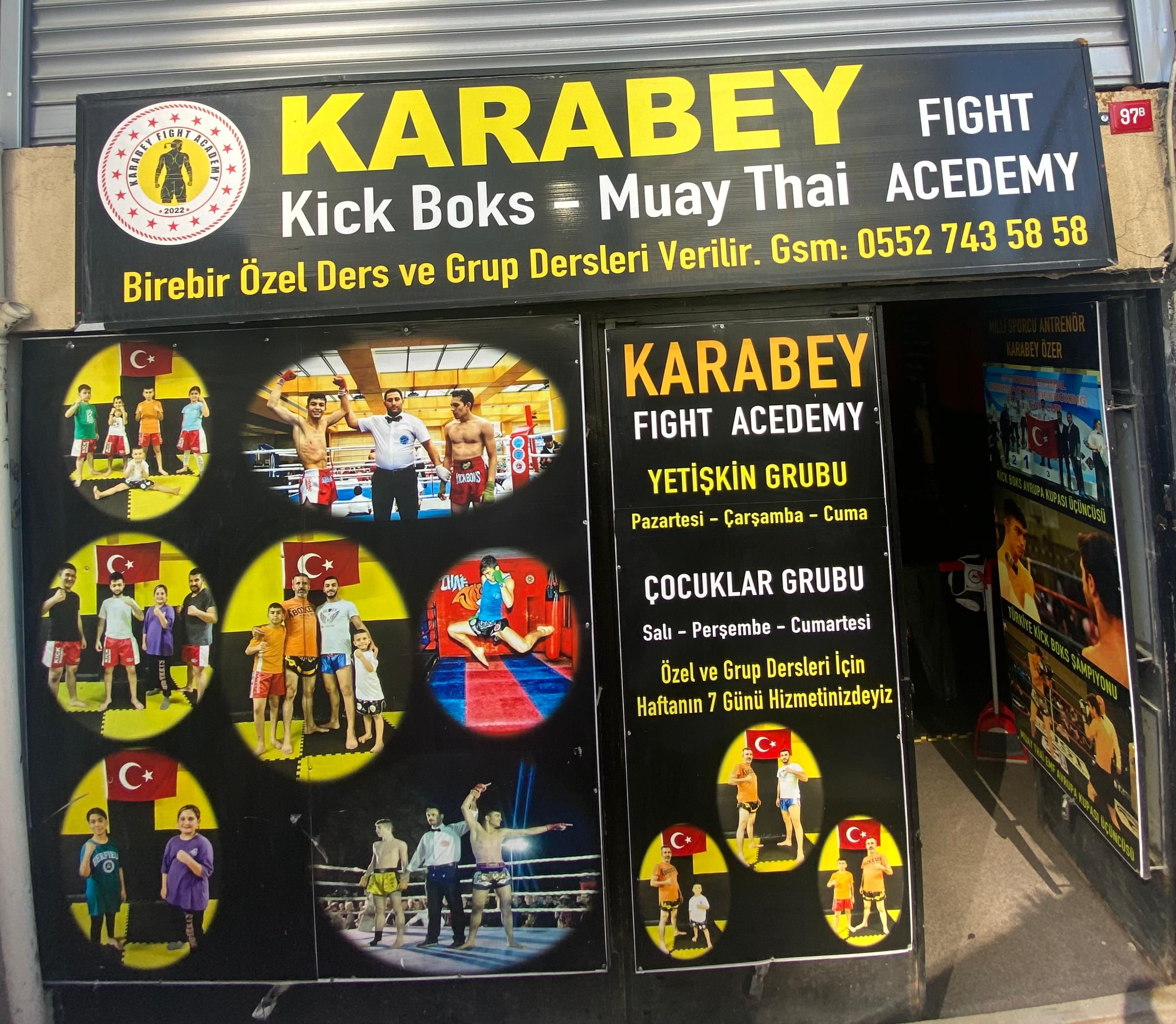 Akademi Dış Görünüm